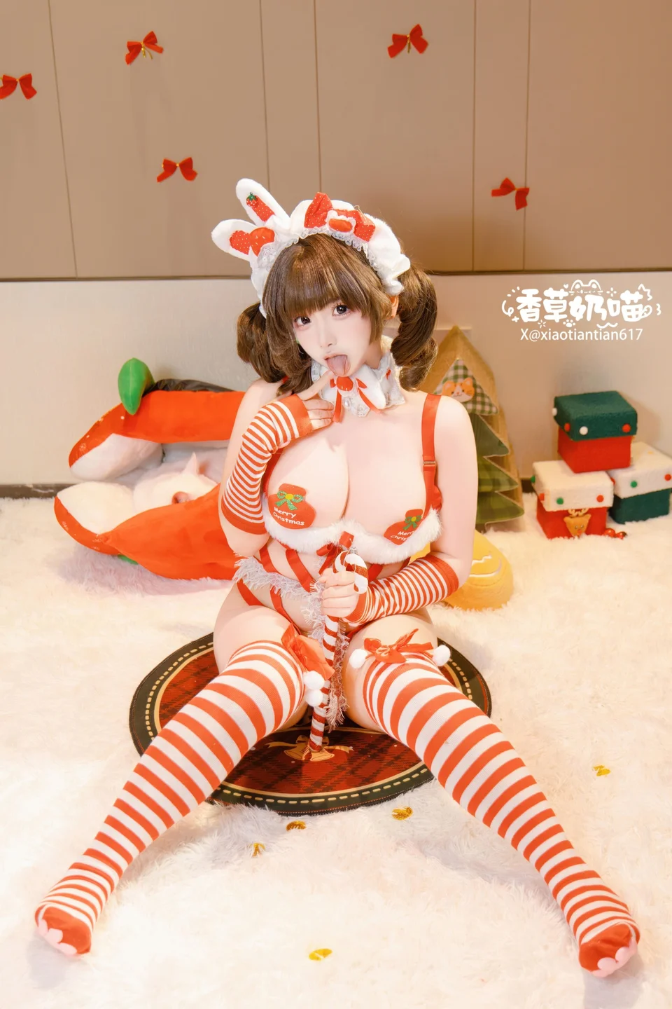 香草奶喵 - No.001 圣诞礼物 [135P,25V-1.04GB] tg@simisebaisi 【丝足阁】091.webp